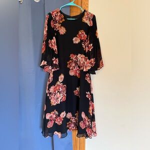 Ann Taylor size 4 floral maxi dress.